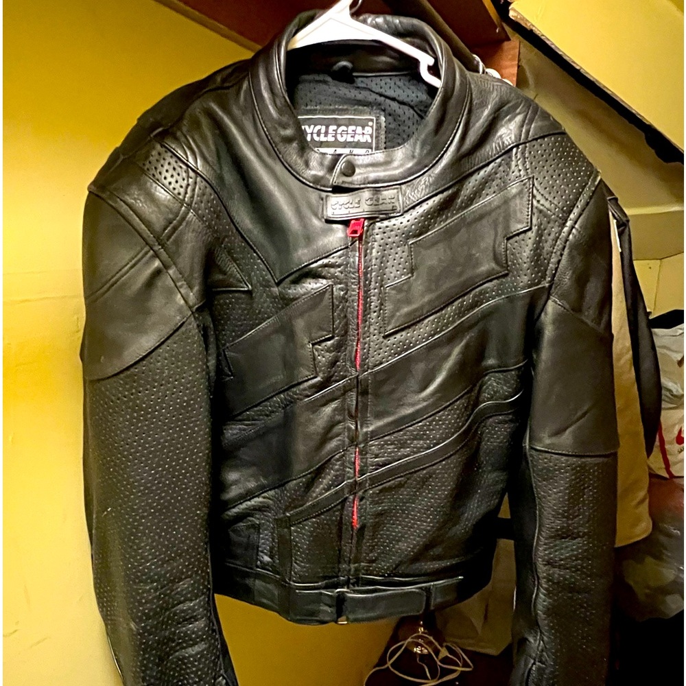Cycle Gear armored leather Motorcycle jacket.